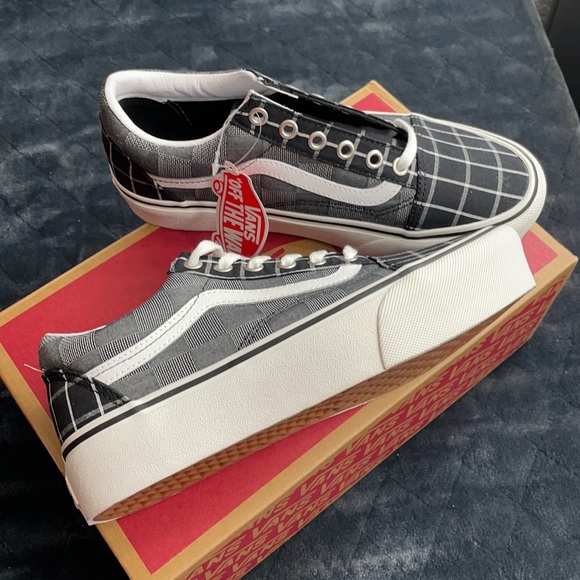 Vans women’s Old Skool platform plaid NWB - Picture 5 of 6